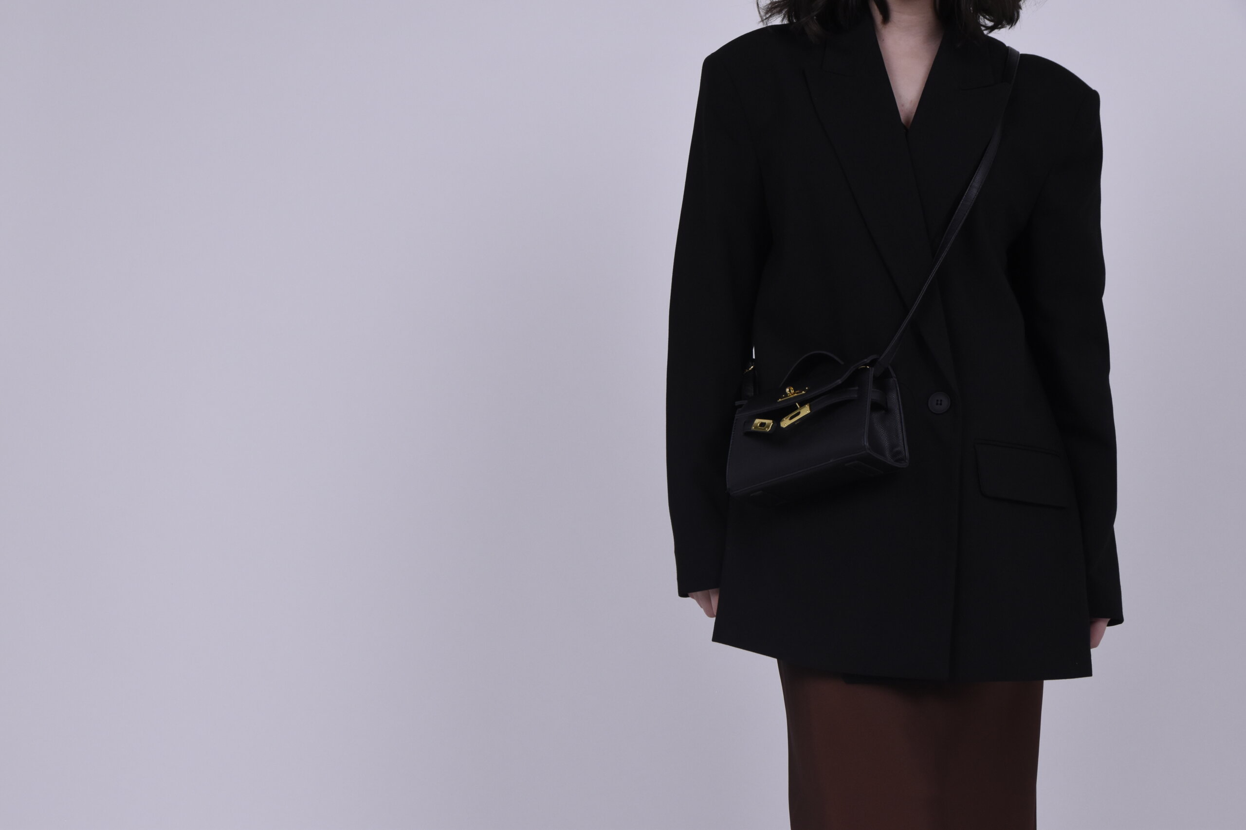 For night look I simply add black oversize blazer. Looks beautiful and stylish. 